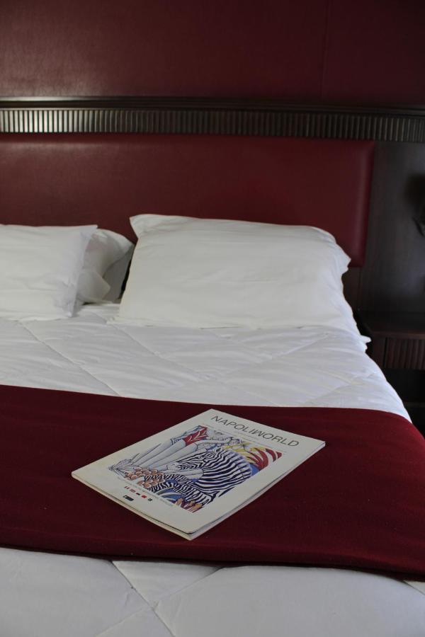 Guiren Dal 1959 Hotel เนเปิลส์ ภายนอก รูปภาพ