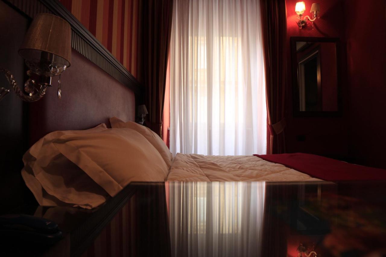 Guiren Dal 1959 Hotel เนเปิลส์ ภายนอก รูปภาพ