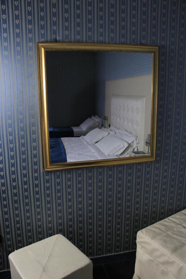 Guiren Dal 1959 Hotel เนเปิลส์ ภายนอก รูปภาพ