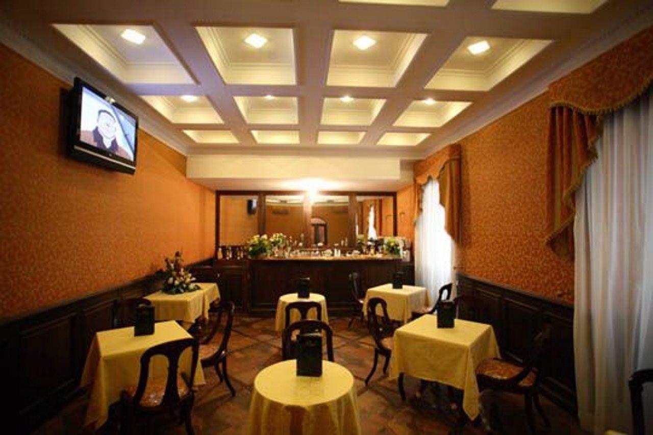 Guiren Dal 1959 Hotel เนเปิลส์ ร้านอาหาร รูปภาพ