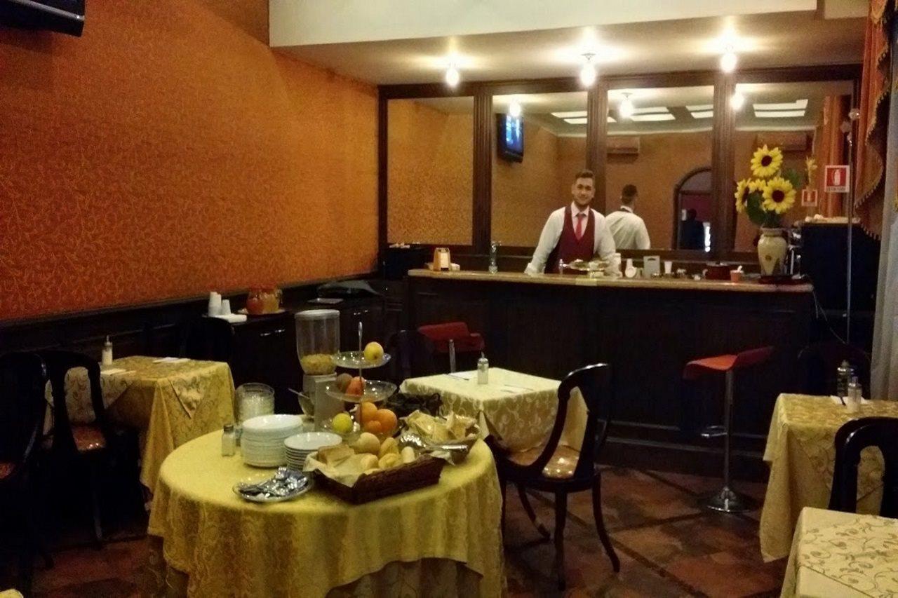 Guiren Dal 1959 Hotel เนเปิลส์ ภายนอก รูปภาพ